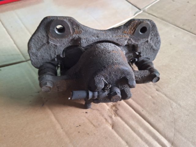 bontott MITSUBISHI LANCER VII Jobb első Féknyereg Munkahengerrel