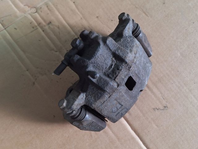 bontott MITSUBISHI LANCER VII Jobb első Féknyereg Munkahengerrel