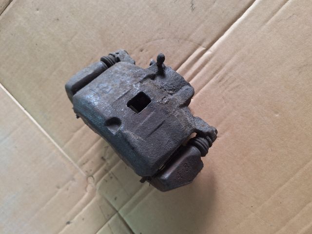 bontott MITSUBISHI LANCER VII Jobb első Féknyereg Munkahengerrel