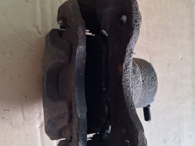 bontott MITSUBISHI LANCER VII Jobb első Féknyereg Munkahengerrel