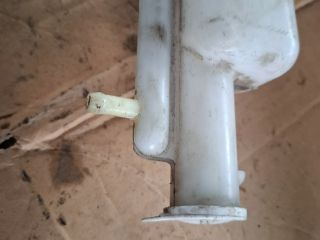 bontott MITSUBISHI LANCER VII Kiegyenlítő Tartály