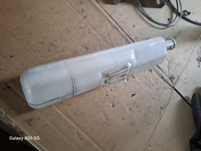 bontott MITSUBISHI LANCER VII Kiegyenlítő Tartály