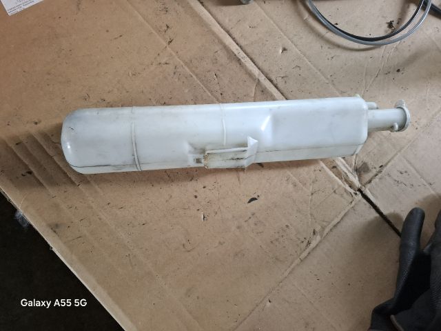 bontott MITSUBISHI LANCER VII Kiegyenlítő Tartály