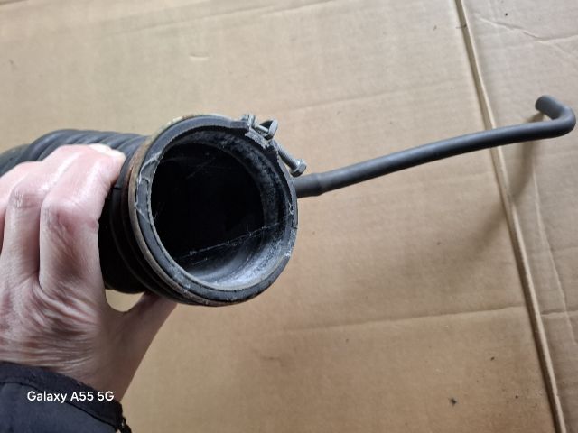 bontott MITSUBISHI LANCER VII Légbeömlő Cső