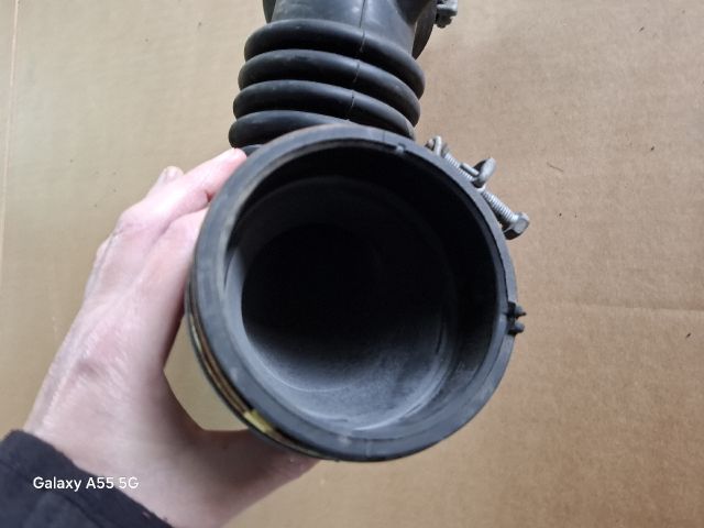 bontott MITSUBISHI LANCER VII Légbeömlő Cső