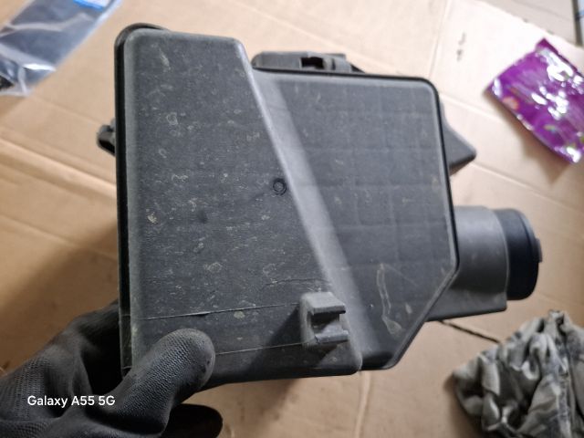 bontott MITSUBISHI LANCER VII Légszűrő Ház