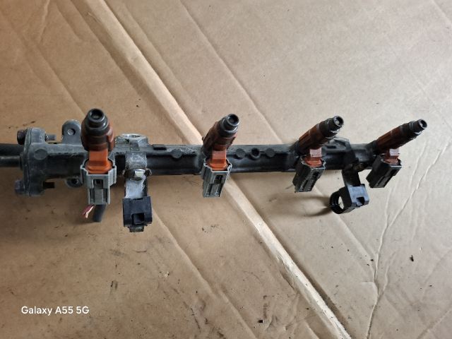 bontott MITSUBISHI LANCER VII Porlasztó Sor / Híd