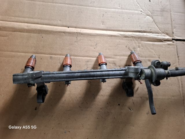 bontott MITSUBISHI LANCER VII Porlasztó Sor / Híd