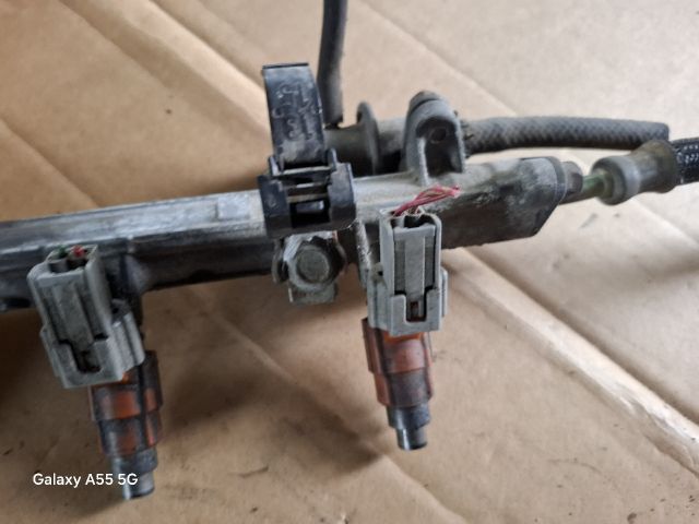 bontott MITSUBISHI LANCER VII Porlasztó Sor / Híd