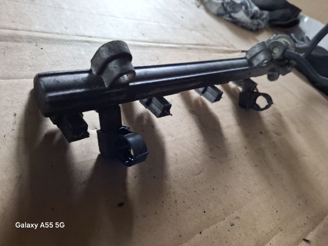 bontott MITSUBISHI LANCER VII Porlasztó Sor / Híd