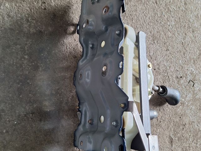 bontott MITSUBISHI LANCER VII Váltó Kulissza