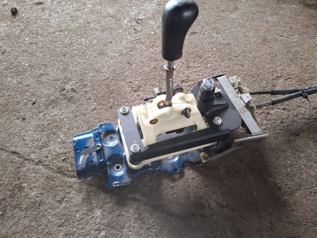 bontott MITSUBISHI LANCER VII Váltó Kulissza