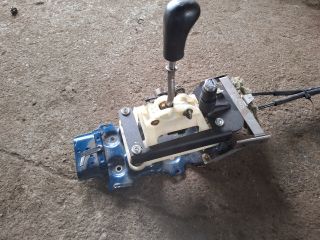 bontott MITSUBISHI LANCER VII Váltó Kulissza