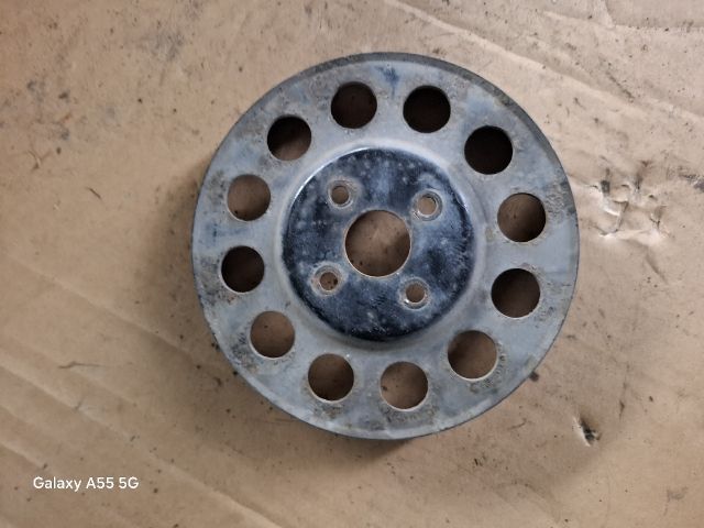 bontott MITSUBISHI LANCER VII Vízpumpa Szíjtárcsa