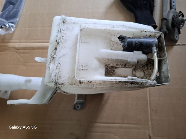 bontott MITSUBISHI LANCER VII Ablakmosó Tartály