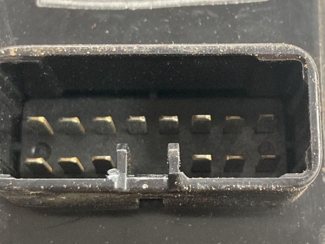 bontott MITSUBISHI LANCER VII Bal első Ablakemelő Kapcsoló