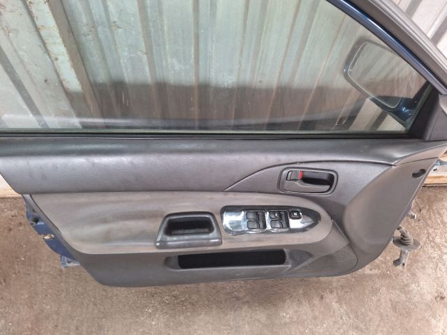 bontott MITSUBISHI LANCER VII Bal első Ajtó (Részeivel)