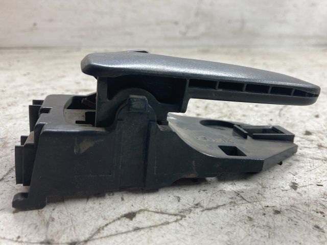 bontott MITSUBISHI LANCER VII Bal első Belső Kilincs