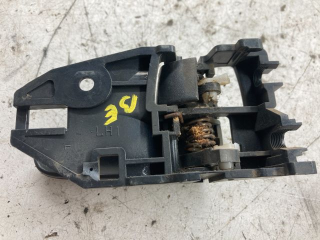 bontott MITSUBISHI LANCER VII Bal első Belső Kilincs