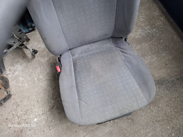 bontott MITSUBISHI LANCER VII Bal első Ülés