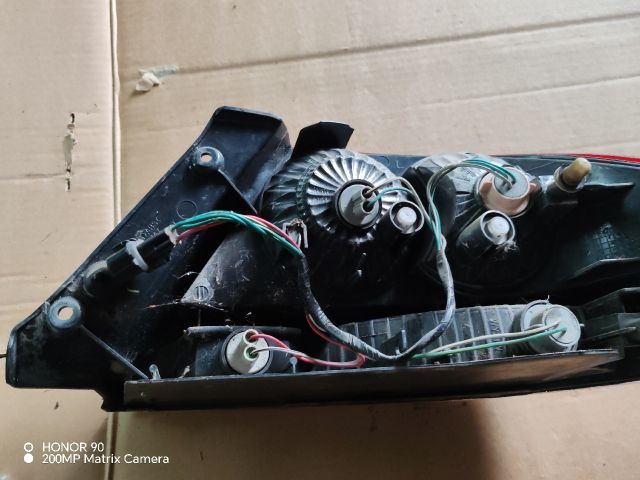 bontott MITSUBISHI LANCER VII Bal Hátsó Lámpa