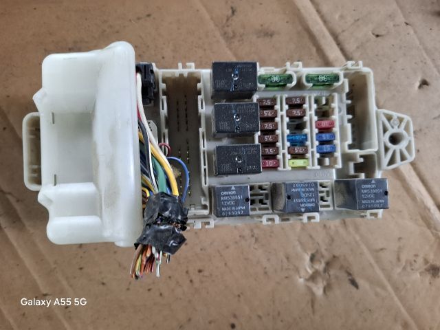 bontott MITSUBISHI LANCER VII Biztosítéktábla Utastér