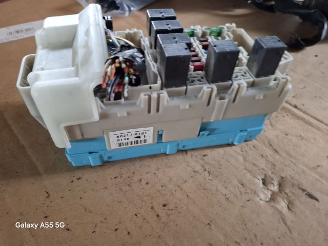 bontott MITSUBISHI LANCER VII Biztosítéktábla Utastér