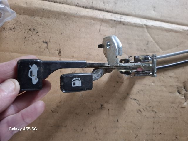 bontott MITSUBISHI LANCER VII Csomagtér Nyitó Bowden