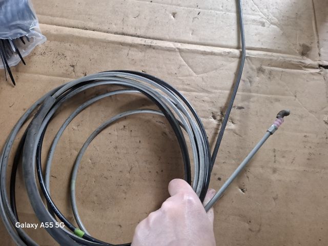 bontott MITSUBISHI LANCER VII Csomagtér Nyitó Bowden