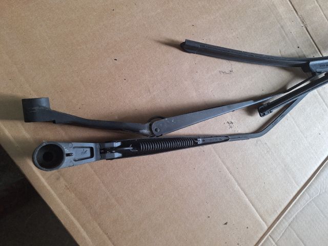 bontott MITSUBISHI LANCER VII Első Ablaktörlő Kar