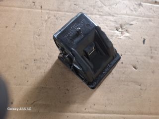 bontott MITSUBISHI LANCER VII Első Hamutartó