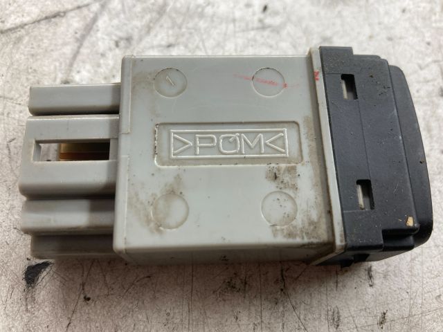 bontott MITSUBISHI LANCER VII Fényszórómagasság Állító Kapcsoló