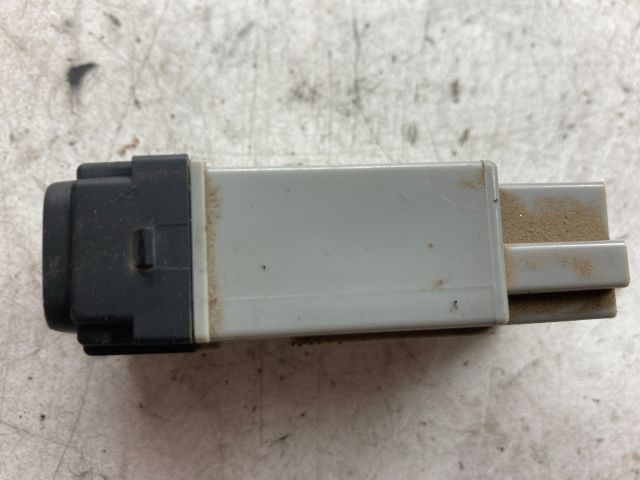 bontott MITSUBISHI LANCER VII Fényszórómagasság Állító Kapcsoló