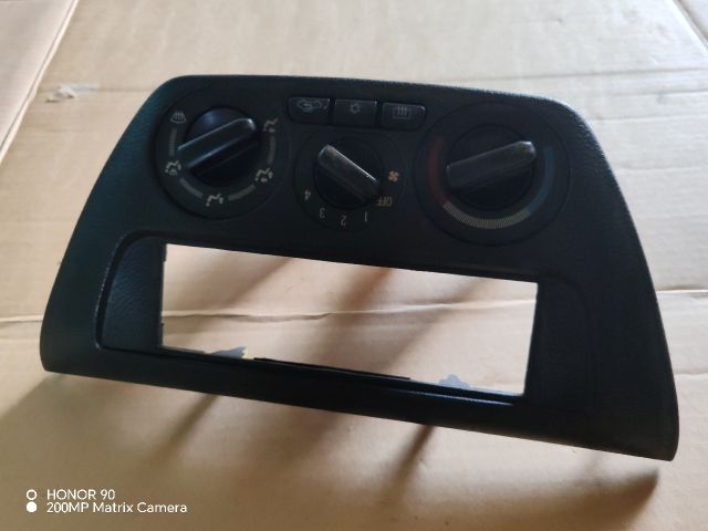 bontott MITSUBISHI LANCER VII Fűtéskapcsoló (manuális klímás)