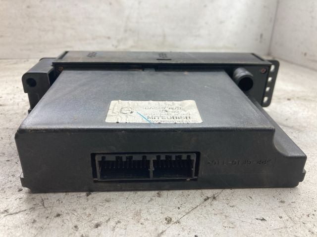 bontott MITSUBISHI LANCER VII Fűtéskapcsoló (manuális klímás)