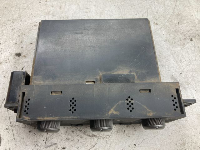 bontott MITSUBISHI LANCER VII Fűtéskapcsoló (manuális klímás)