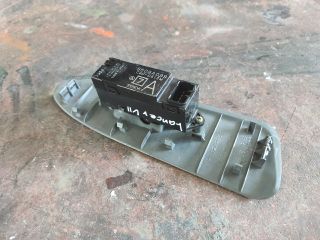 bontott MITSUBISHI LANCER VII Jobb első Ablakemelő Kapcsoló