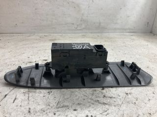 bontott MITSUBISHI LANCER VII Jobb első Ablakemelő Kapcsoló