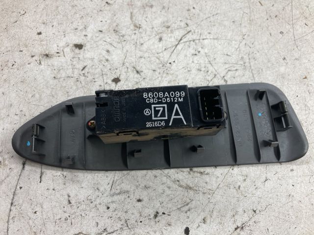 bontott MITSUBISHI LANCER VII Jobb első Ablakemelő Kapcsoló