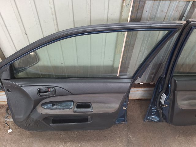 bontott MITSUBISHI LANCER VII Jobb első Ajtó (Részeivel)