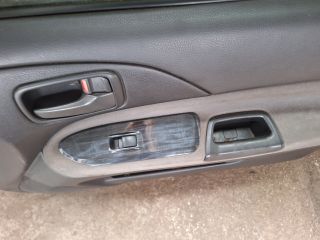 bontott MITSUBISHI LANCER VII Jobb első Ajtó (Részeivel)