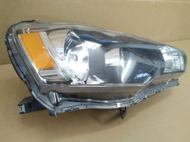 bontott MITSUBISHI LANCER VII Jobb Fényszóró