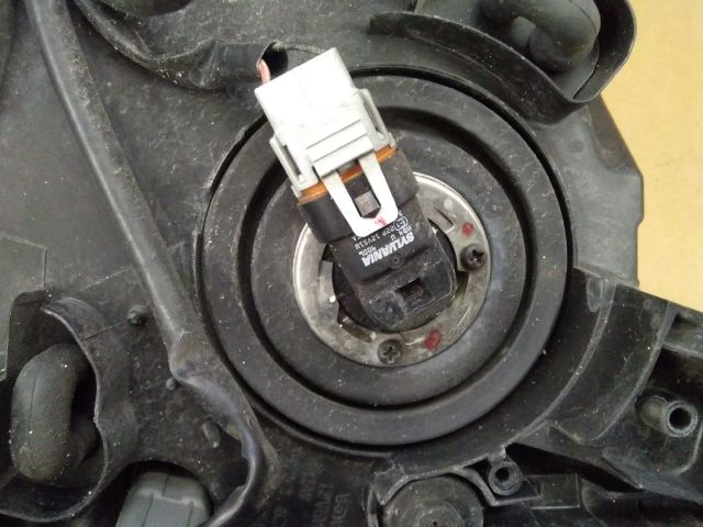 bontott MITSUBISHI LANCER VII Jobb Fényszóró