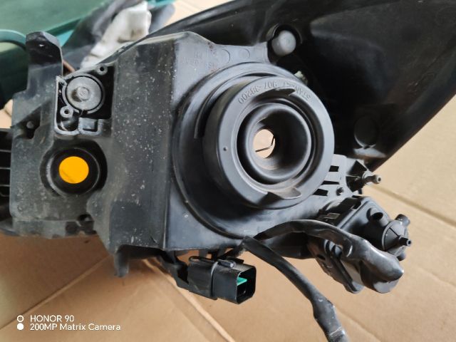 bontott MITSUBISHI LANCER VII Jobb Fényszóró