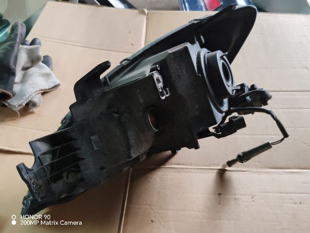 bontott MITSUBISHI LANCER VII Jobb Fényszóró