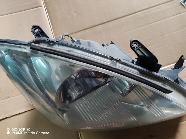 bontott MITSUBISHI LANCER VII Jobb Fényszóró