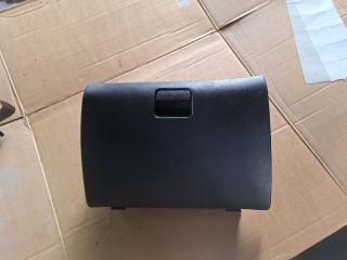 bontott MITSUBISHI LANCER VII Kesztyűtartó