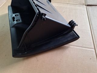 bontott MITSUBISHI LANCER VII Kesztyűtartó