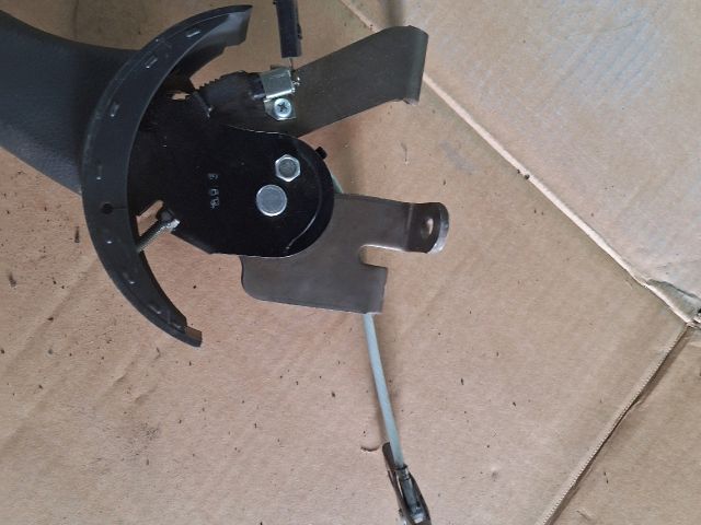 bontott MITSUBISHI LANCER VII Kézifék Kar