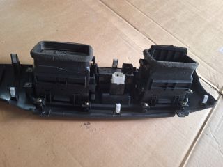 bontott MITSUBISHI LANCER VII Középső Műszerfal Díszléc